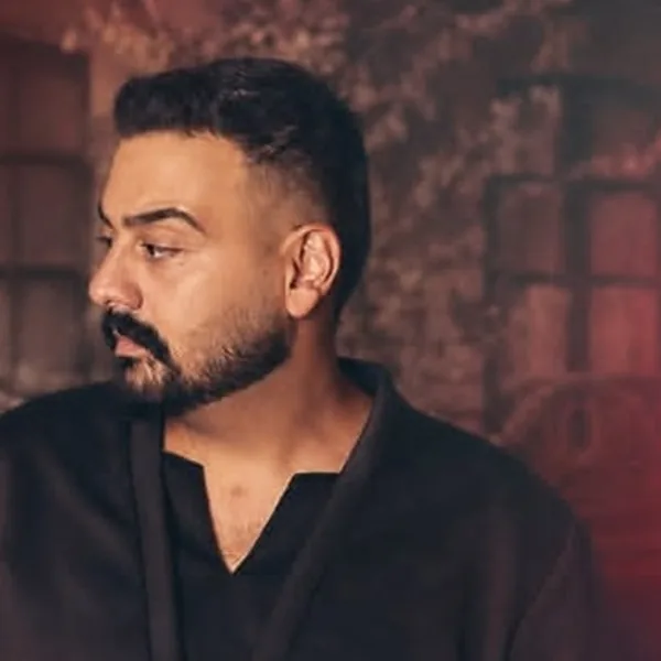 دانلود آهنگ هم آغوش امیرحسین افتخاری