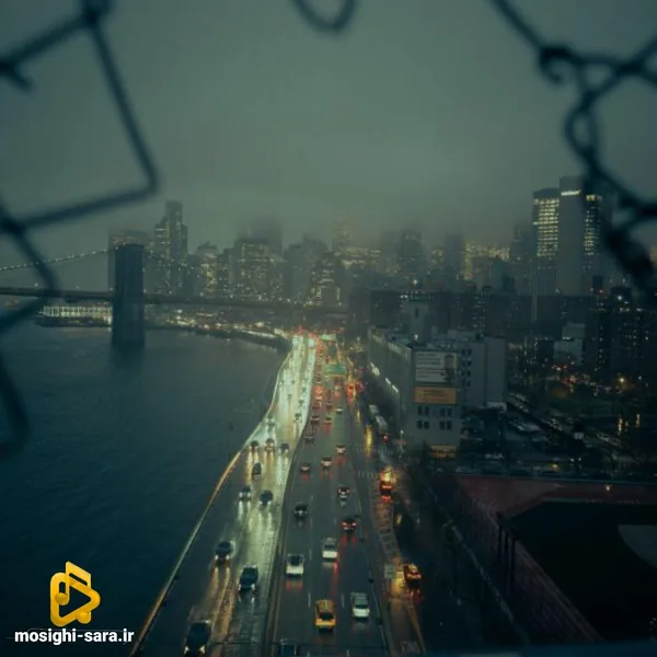 یه حس خیلی غریب تو محیطه خستم