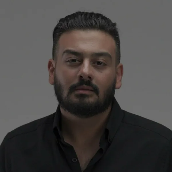 امیرحسین افتخاری هم آغوش