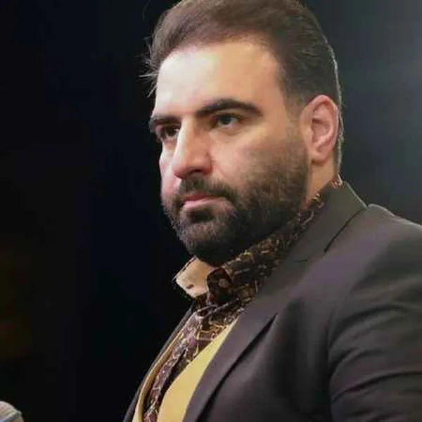 امیر کرمانشاهی زیر سایهی چادر فاطمه آرامش و امنیت برقراره صبح آخرالزمان سربلند اونه