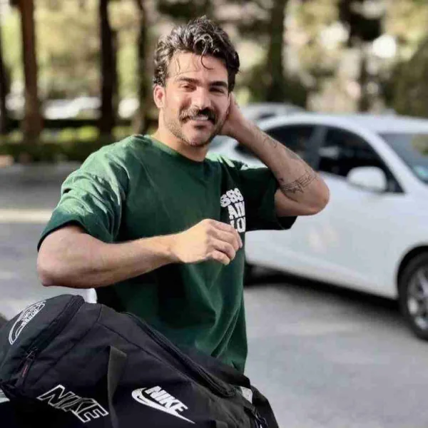 حمیدرضا بابایی سنگ تمامه گذاشتی سنگ قبرم را بیار