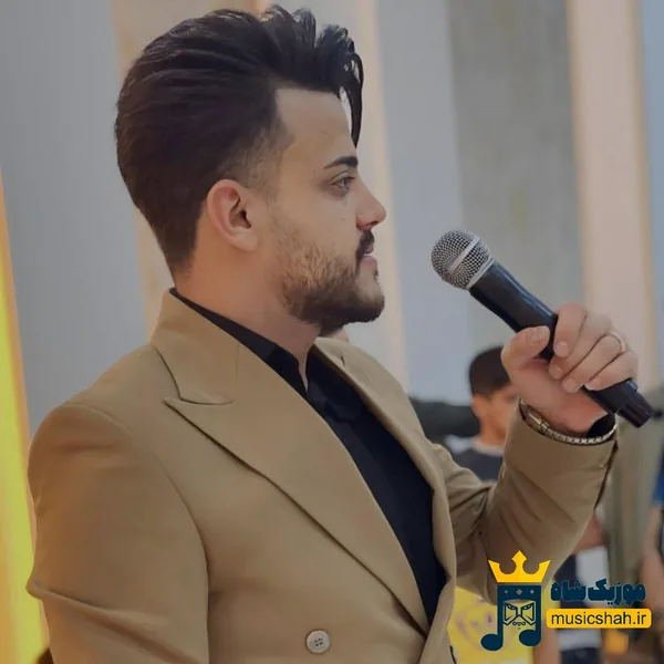 محمد ملایی یه حلقه طلایی اسمتو روش نوشتم