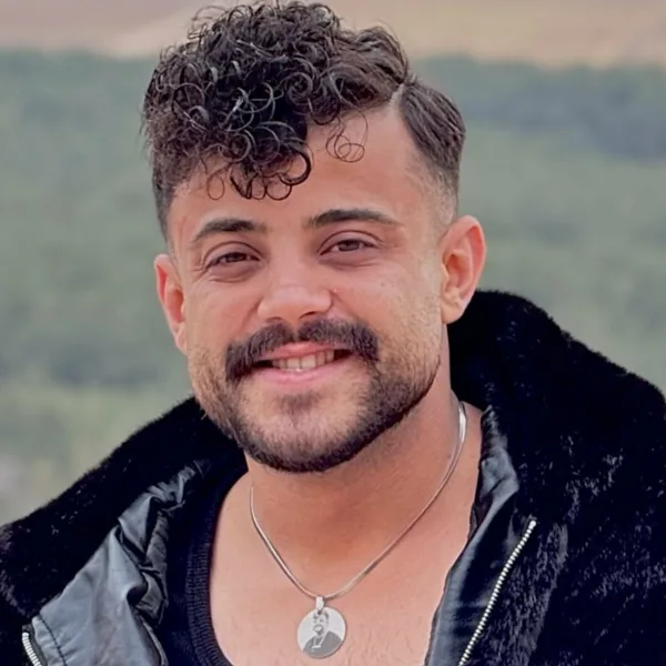 محمد ملایی سرت گرمه الان دورت شلوغه