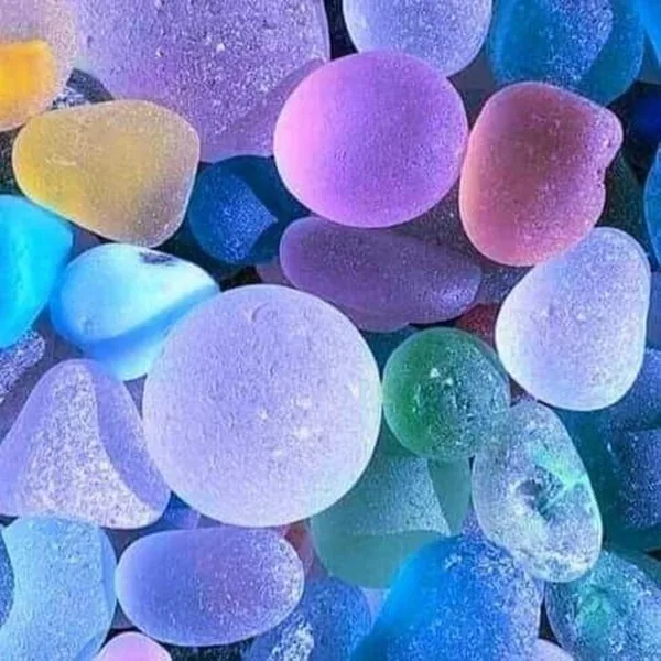 دانلود آهنگ دورمون پر آدم ولی من که حواسم به توعه 