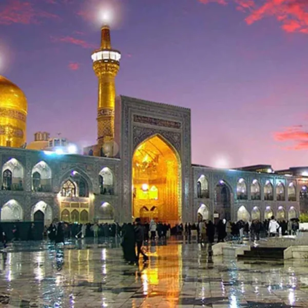 محسن عراقی روزی کفن میشه لباسی که میپوشم سرباز این آب و خاکم خاک پای این راه پاکم