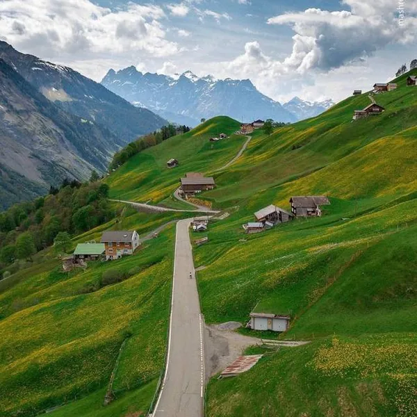‌ ﻏﻤﻢ را ﻣﺎدرم ﻣﻴﺪاﻧﺪ و ﺑﺲ با صدای زن