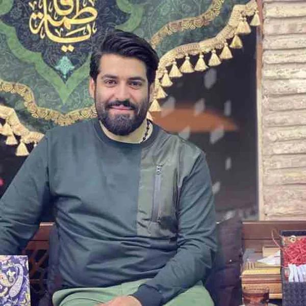 مهدی رعنایی منم به نوبهی خودم سهیمم توی این نبرد تو این قیاموشبا تو میدونای شهر بین ازدحام
