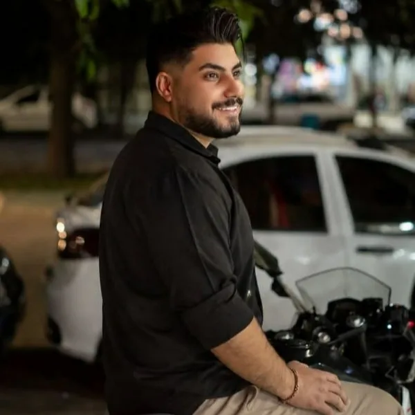 امین فالجی گیسو پریشان