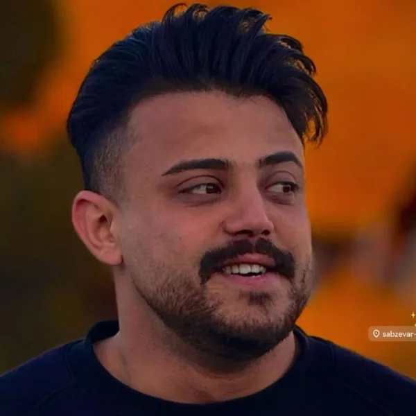 محمد ملایی دوست داره