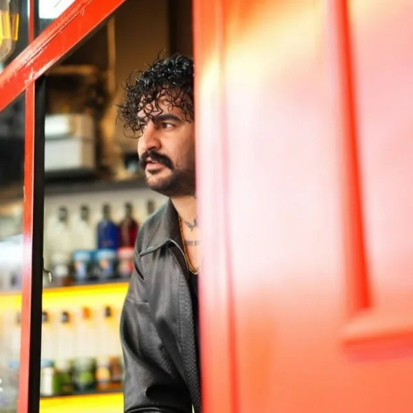 وحید عباسی خانم تهرانی