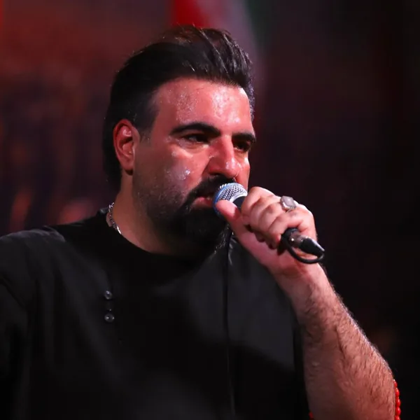 امیر کرمانشاهی گاهی وقتا حتی یه جملهی ساده سندی میشه که موندگار میمونه عزت و نفس کشیدیم تو این کشور